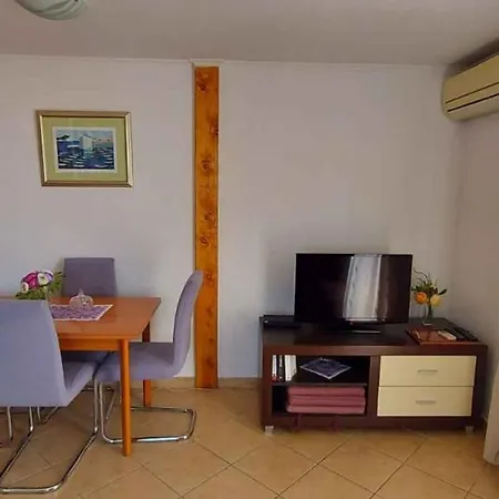 Apartment In 43518